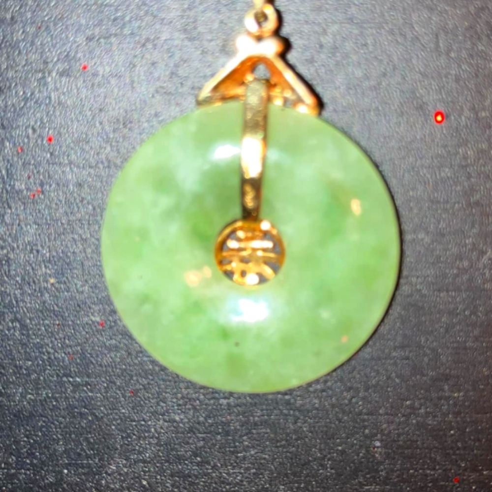 Elegant Green Jade Pendant Necklace